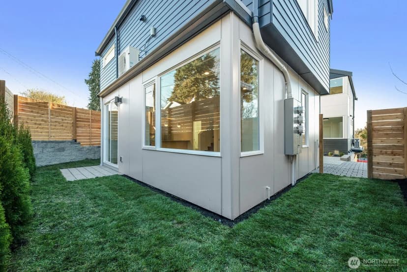 Property photo for 3806 42nd Avenue Sw, Seattle photo 9