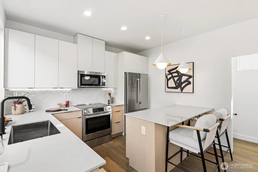 Property photo for 3806 42nd Avenue Sw, Seattle photo 6