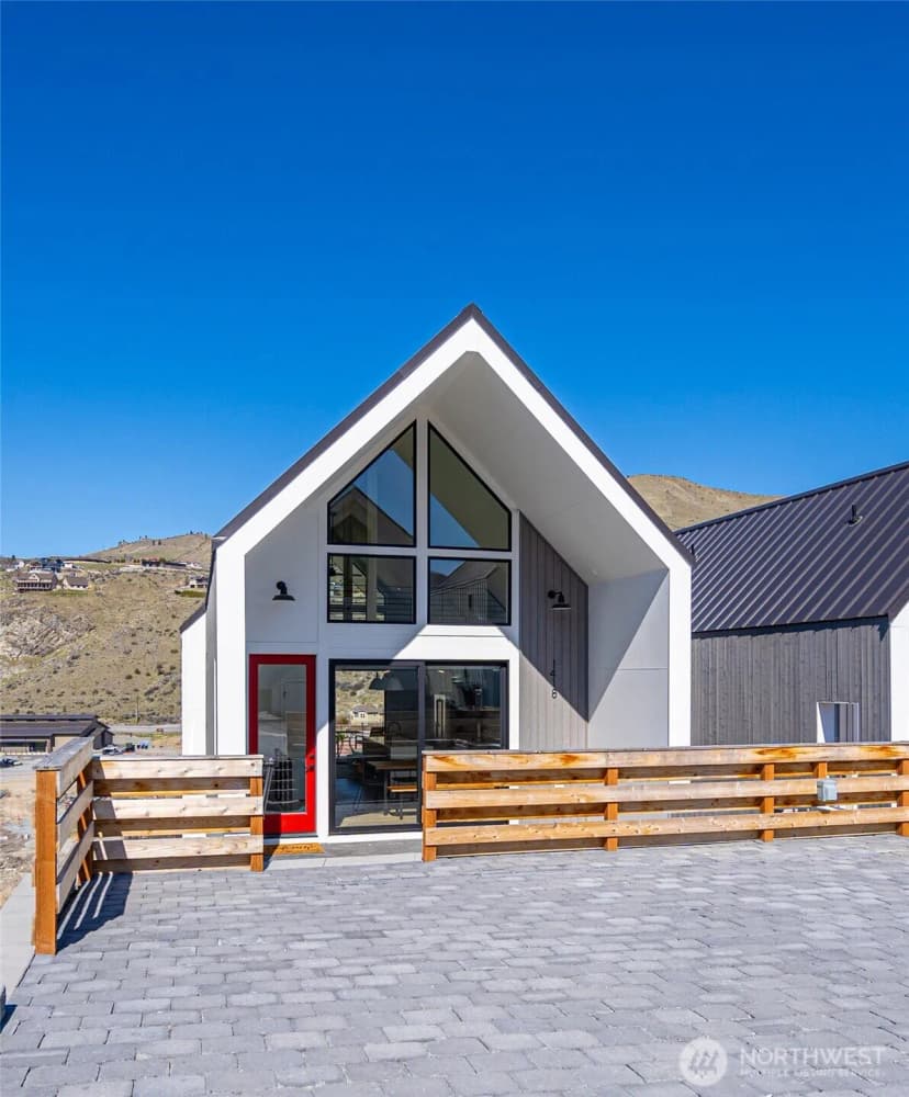 Property photo for 1418 Cottage Lane, Chelan