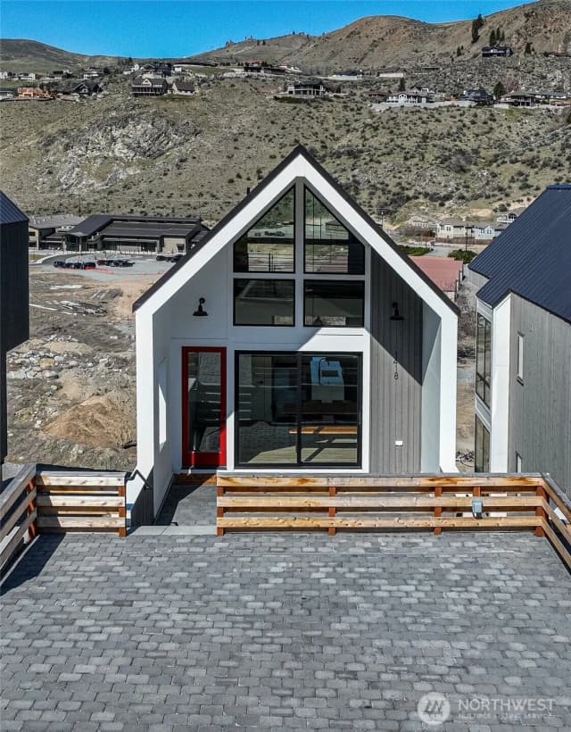 Property photo for 1418 Cottage Lane, Chelan photo 2