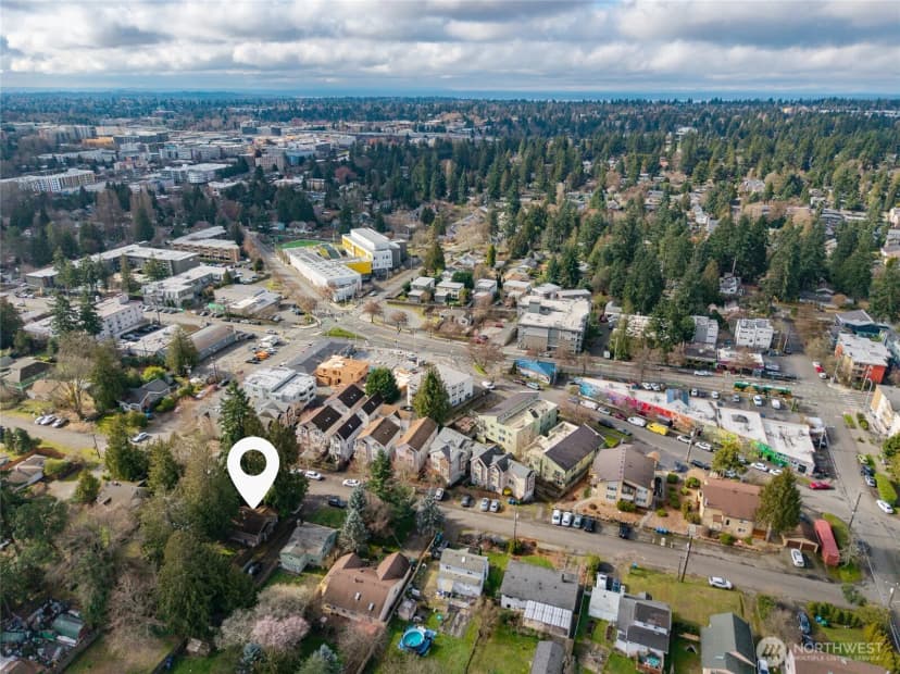 Property photo for 11716 16th Avenue Ne, Seattle photo 28