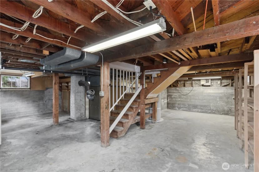 Property photo for 11716 16th Avenue Ne, Seattle photo 20