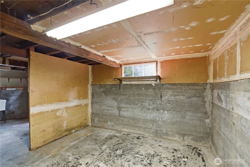 Property photo for 11716 16th Avenue Ne, Seattle photo 21