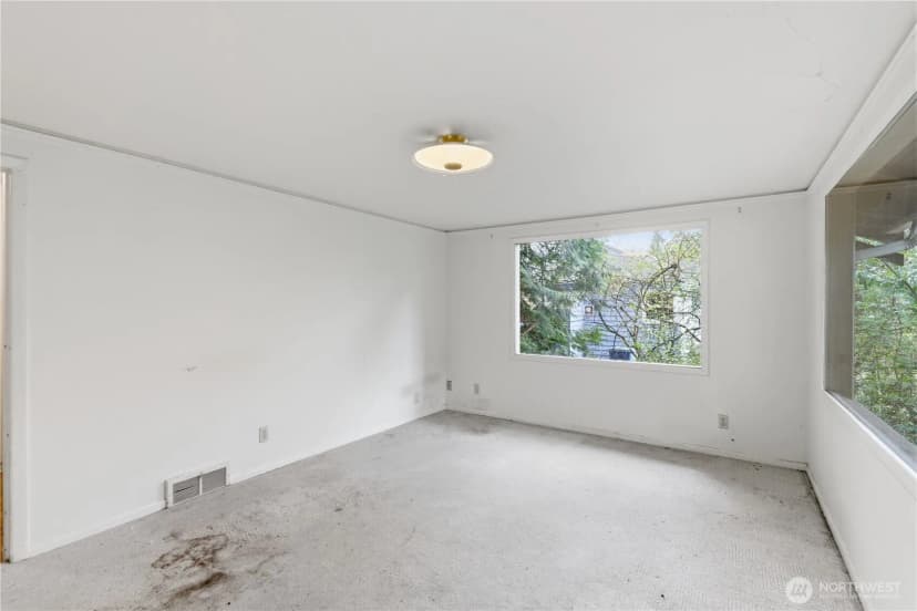 Property photo for 11716 16th Avenue Ne, Seattle photo 11
