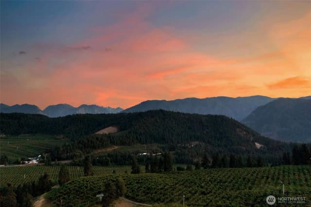 Property photo for 10755 North Road, Leavenworth photo 4