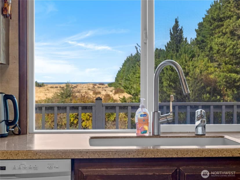 Property photo for 21909 Pacific Way, Ocean Park photo 8