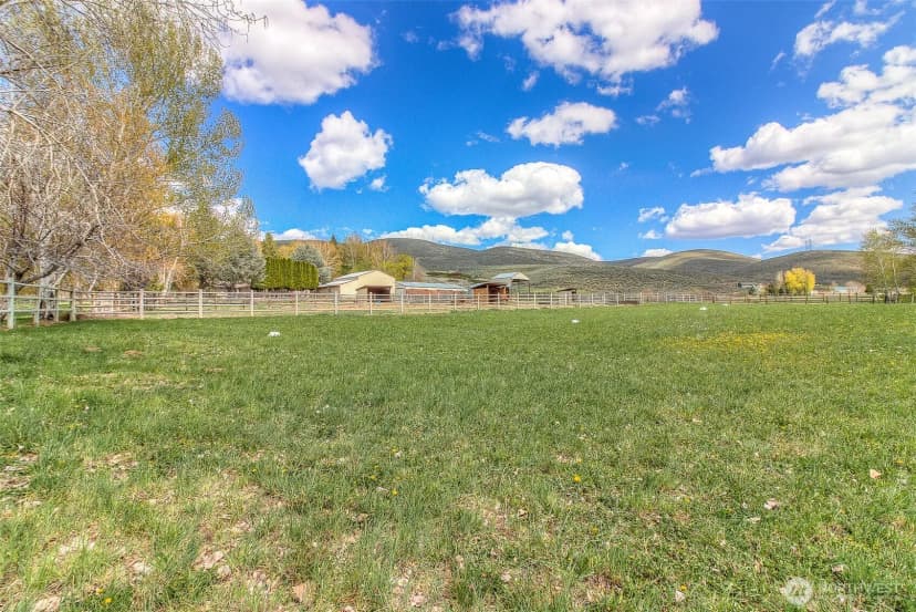 Property photo for 1260 Burbank Creek Road, Yakima photo 32