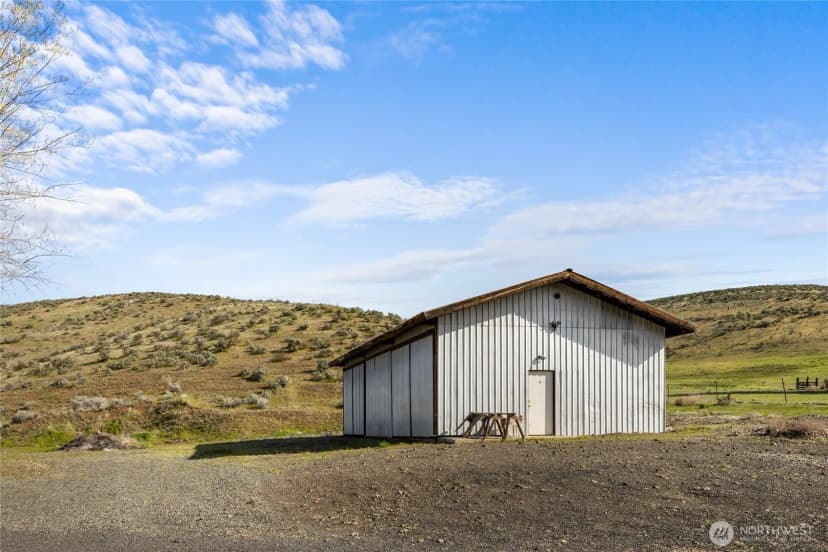 Property photo for 1260 Burbank Creek Road, Yakima photo 36