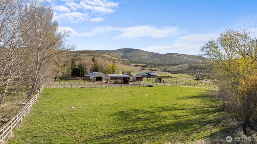 Property photo for 1260 Burbank Creek Road, Yakima photo 33