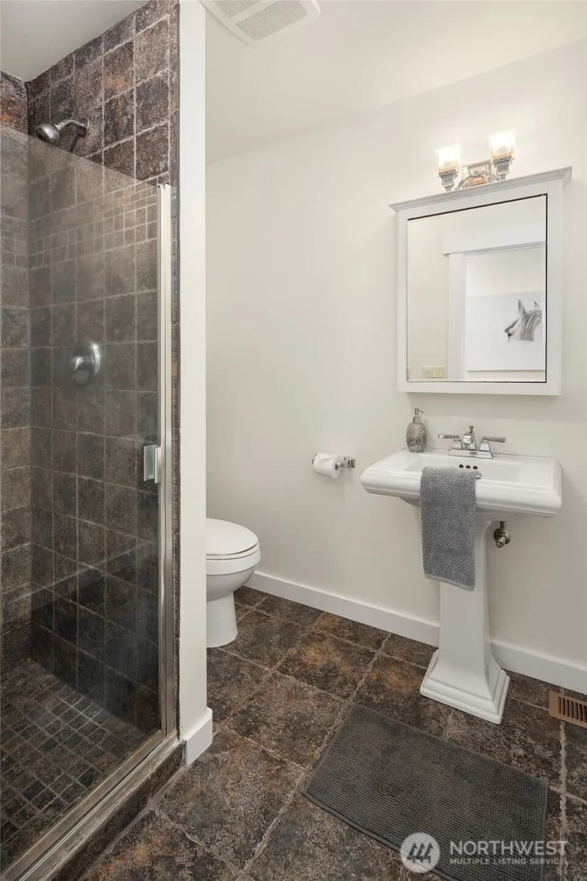 Property photo for 7608 254th Avenue Ne, Redmond photo 17