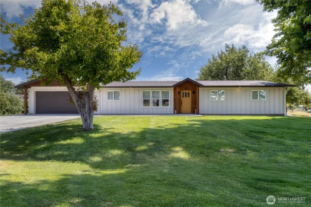 Property photo for 939 Stanley Drive, College Place