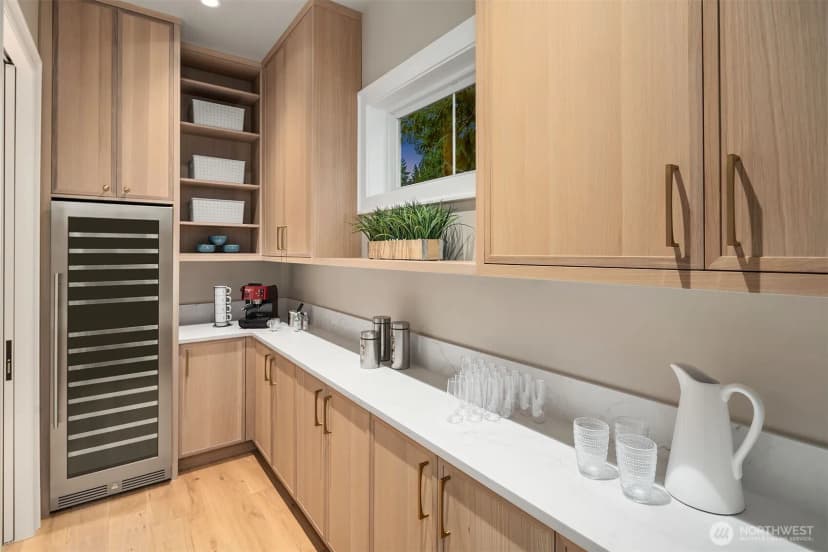 Property photo for 10911 Se 26th Street, Bellevue photo 11