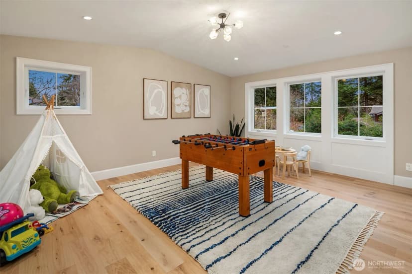Property photo for 10911 Se 26th Street, Bellevue photo 31