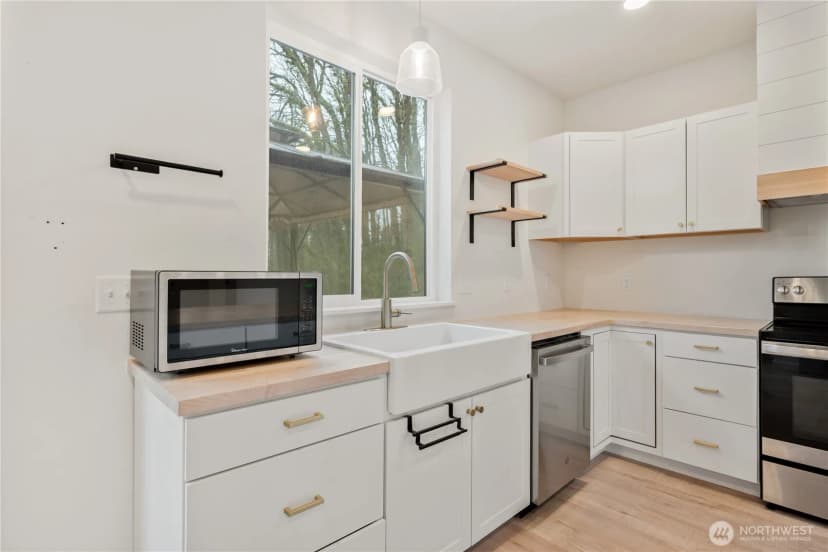 Property photo for 3021 Stella Road, Longview photo 9