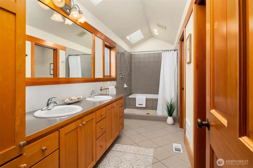 Property photo for 1105 Daley Place, Edmonds photo 16