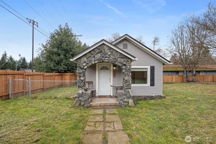 Property photo for 926 Austin Avenue, Port Orchard photo 14