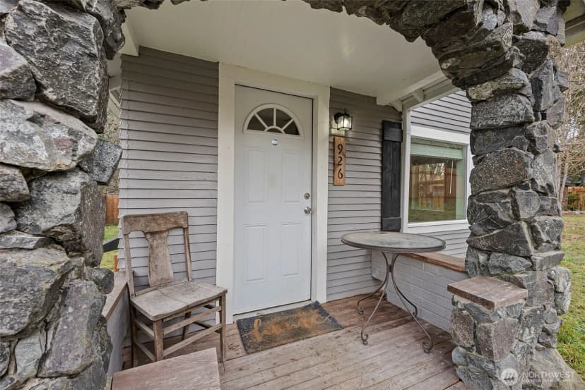 Property photo for 926 Austin Avenue, Port Orchard photo 3