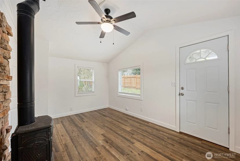 Property photo for 926 Austin Avenue, Port Orchard photo 9