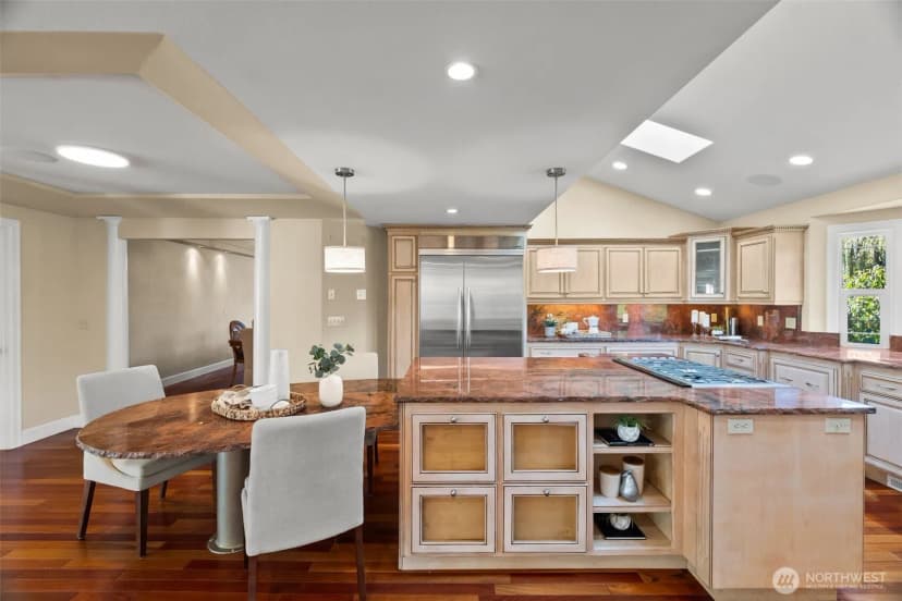 Property photo for 3725 Hollywood Drive Ne, Olympia photo 10