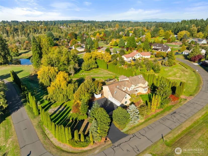 Property photo for 3725 Hollywood Drive Ne, Olympia photo 3