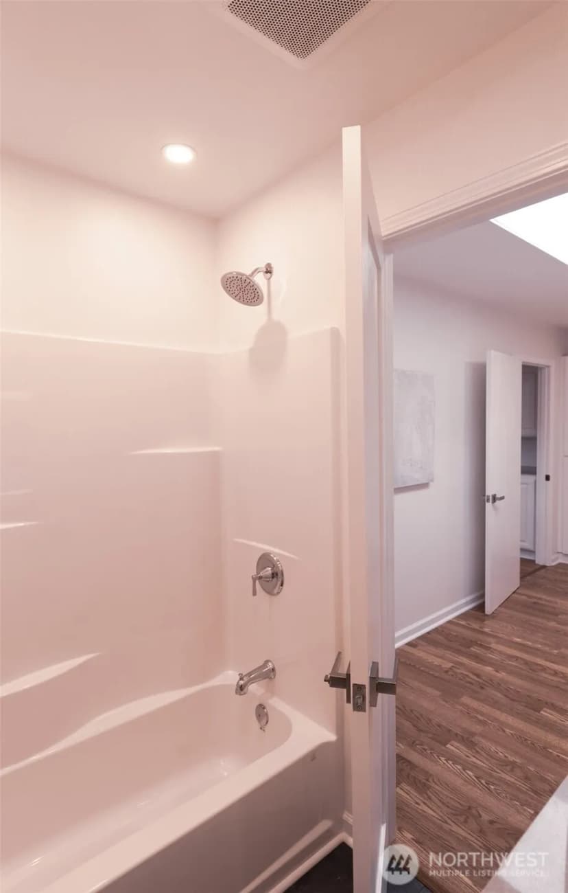 Property photo for 10826 Meadow Road Sw, Lakewood photo 34