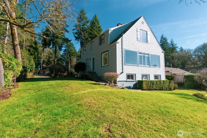 Property photo for 10826 Meadow Road Sw, Lakewood photo 3