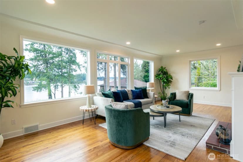 Property photo for 10826 Meadow Road Sw, Lakewood photo 8