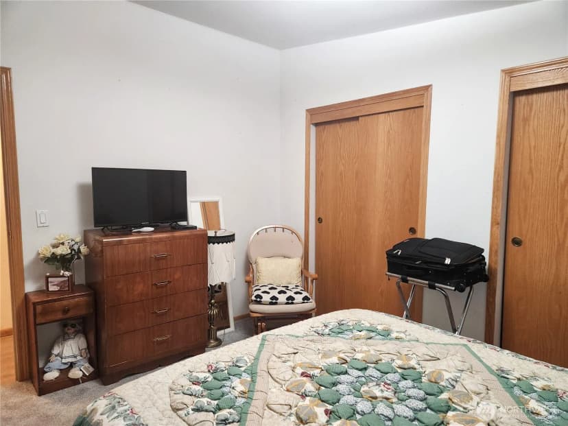 Property photo for 1873 8th Street, Davenport photo 21