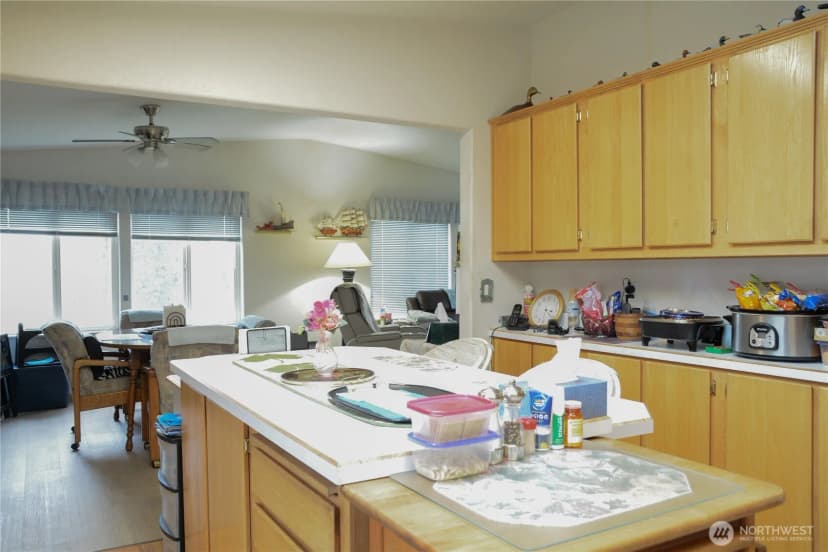 Property photo for 1873 8th Street, Davenport photo 11