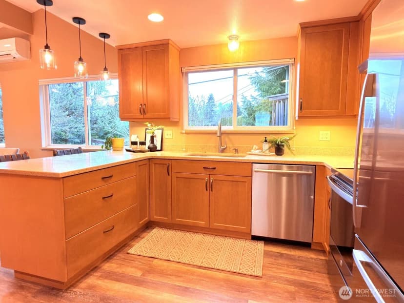 Property photo for 2004 Sw 117th Place, Burien photo 14