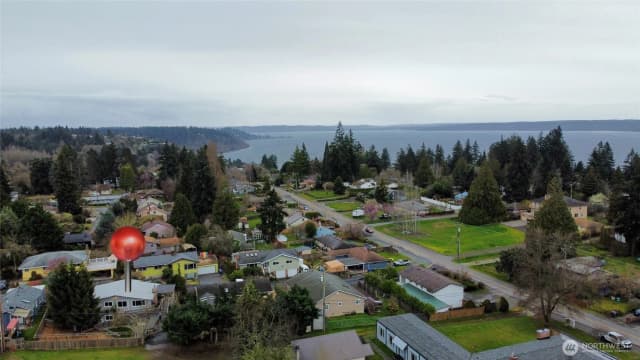 Property photo for 2004 Sw 117th Place, Burien photo 3