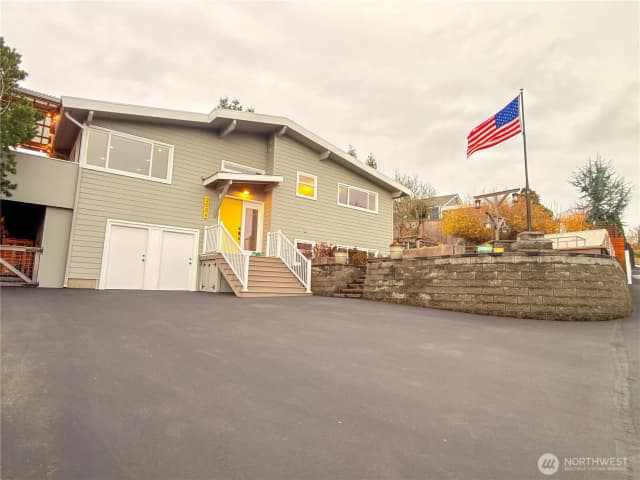 Property photo for 2004 Sw 117th Place, Burien photo 2