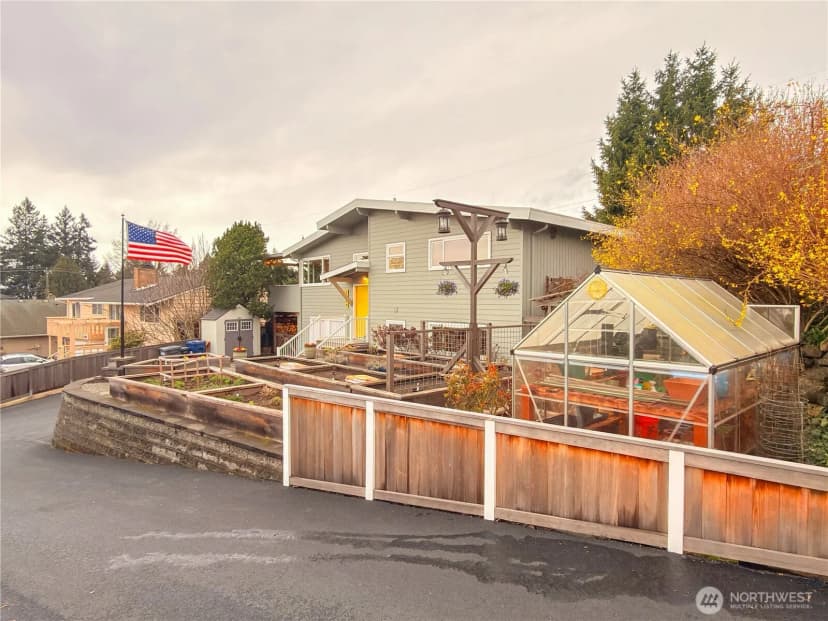 Property photo for 2004 Sw 117th Place, Burien photo 4