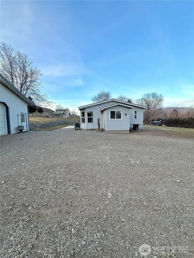 Property photo for 859 C Highway 7, Tonasket photo 4
