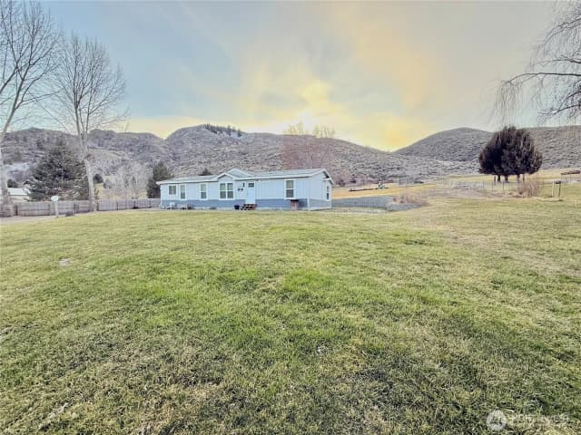 Property photo for 859 C Highway 7, Tonasket photo 2