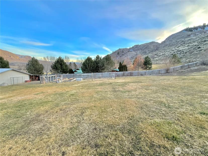Property photo for 859 C Highway 7, Tonasket photo 37