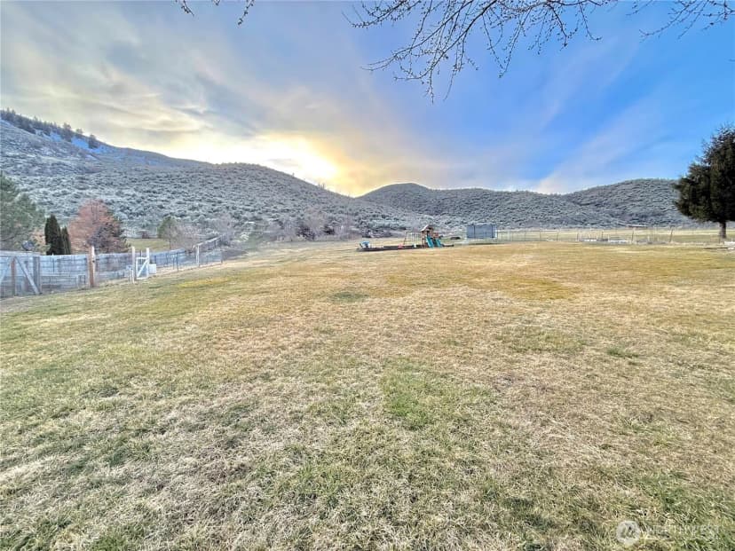 Property photo for 859 C Highway 7, Tonasket photo 40