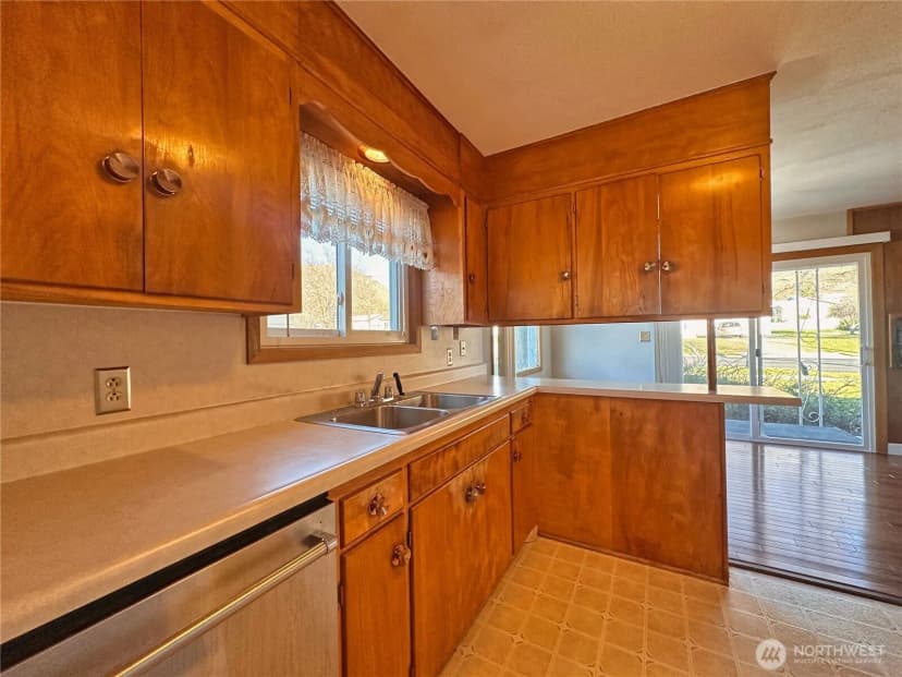 Property photo for 804 Central Drive, Coulee Dam photo 8