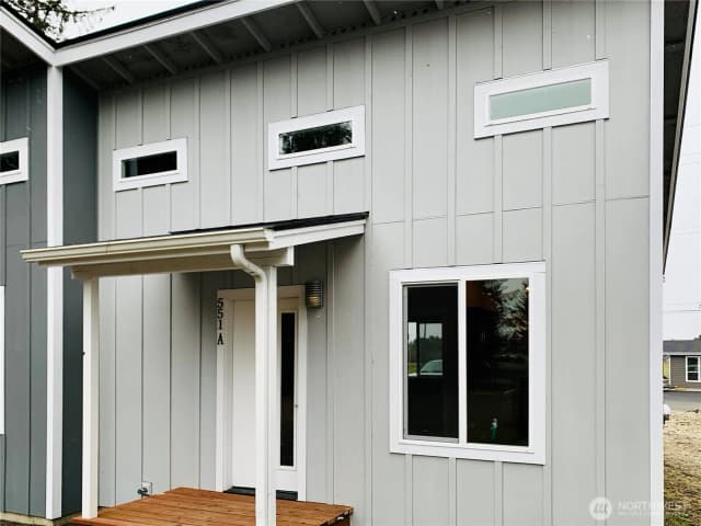 Property photo for 520 Dolphin Avenue Ne, Ocean Shores photo 2