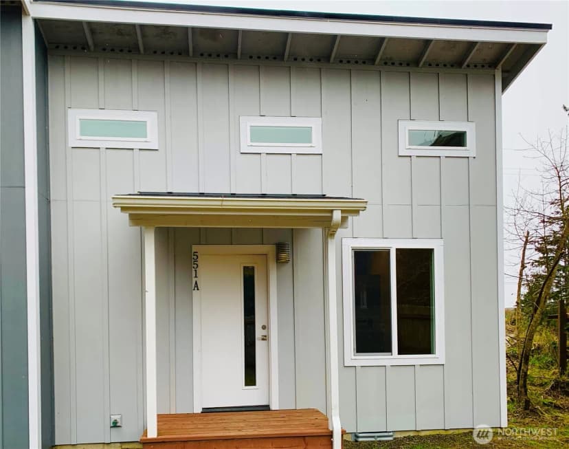 Property photo for 520 Dolphin Avenue Ne, Ocean Shores photo 3