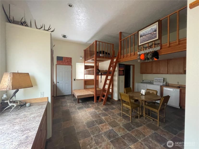 Property photo for 37855 Skyview Court N, Creston photo 12