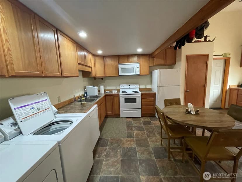 Property photo for 37855 Skyview Court N, Creston photo 33
