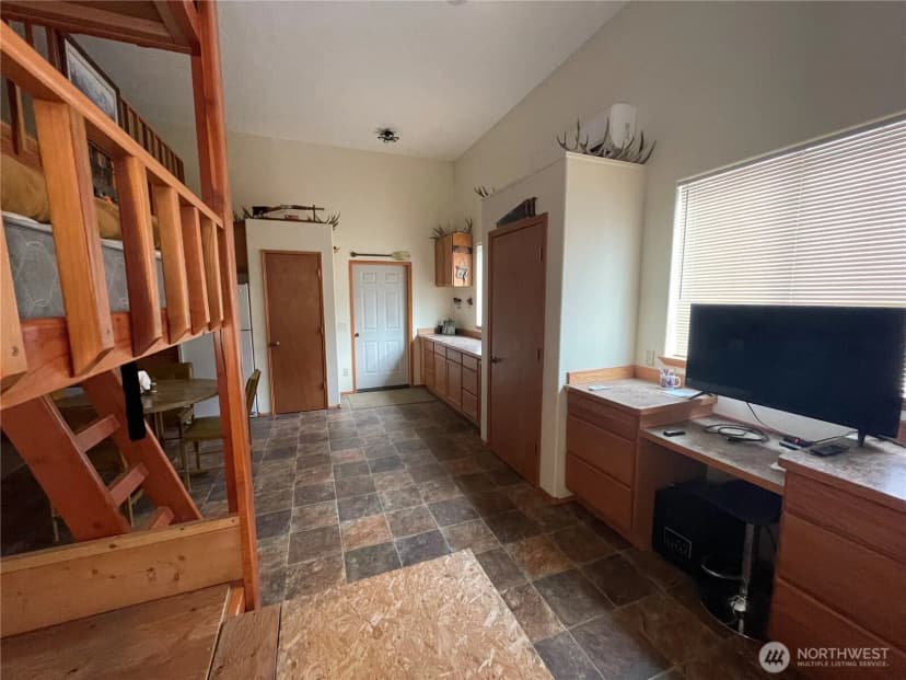 Property photo for 37855 Skyview Court N, Creston photo 13