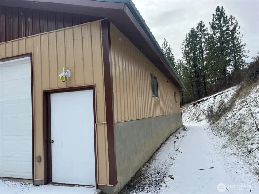 Property photo for 37855 Skyview Court N, Creston photo 10