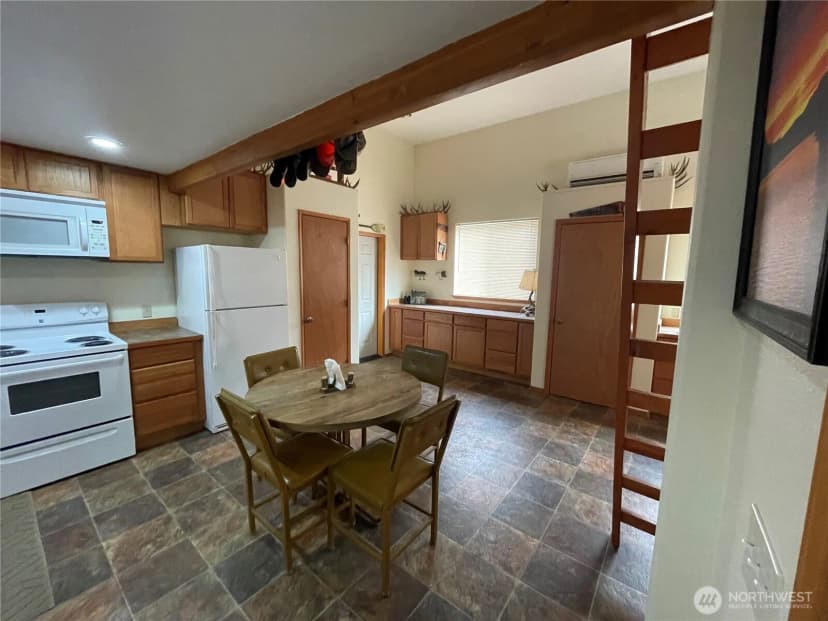 Property photo for 37855 Skyview Court N, Creston photo 15