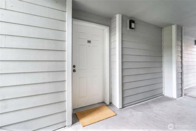Property photo for 975 Aberdeen Avenue Ne #f207, Renton photo 2