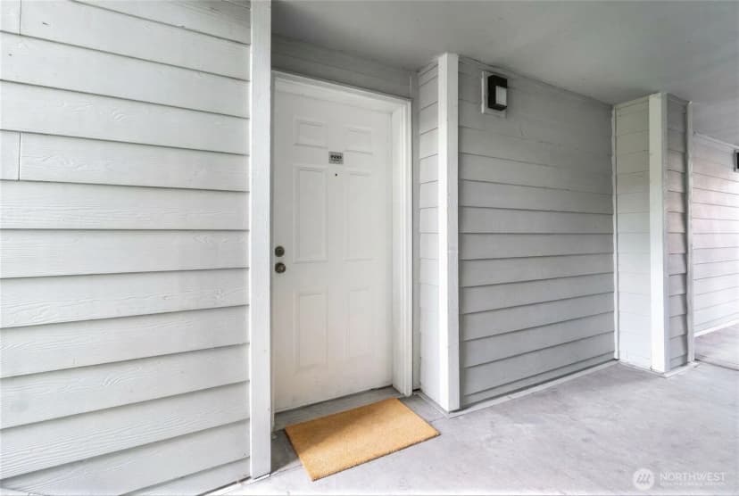 Property photo for 975 Aberdeen Avenue Ne #f207, Renton photo 2
