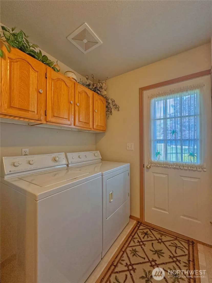 Property photo for 55086 Bay Area Drive Ne, Electric City photo 21