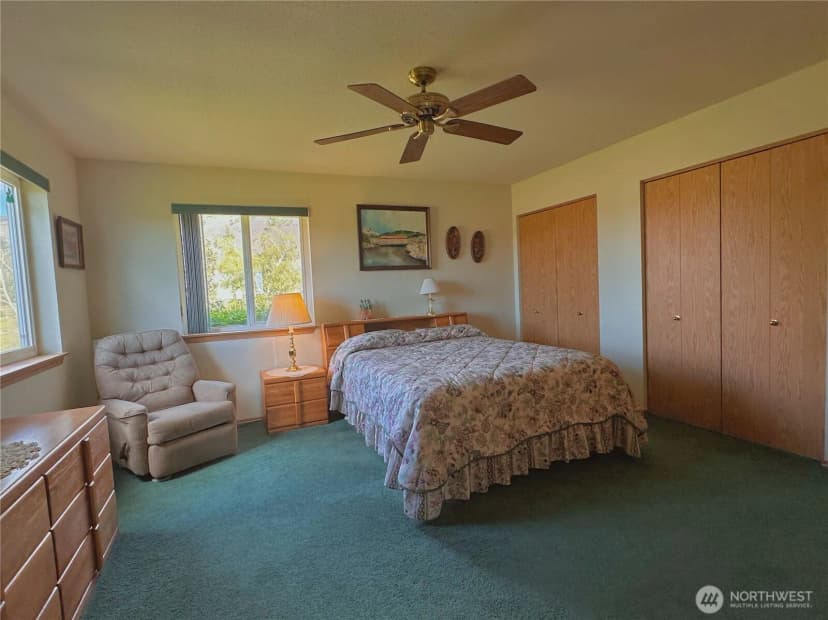 Property photo for 55086 Bay Area Drive Ne, Electric City photo 15