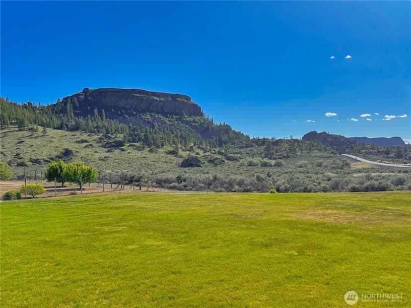 Property photo for 55086 Bay Area Drive Ne, Electric City photo 28